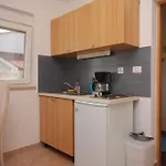 Apartment With Parking Space - 7252 Fazana